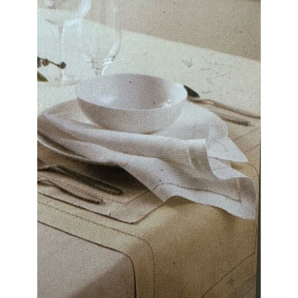 Festival Set Of Four Dinner Napkins 20 x 20 Oyster - Picture 6 of 11